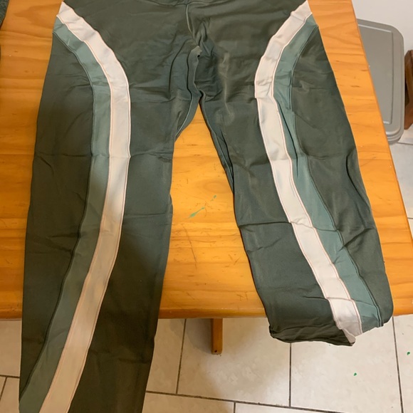 Top - Picture 8 of 8